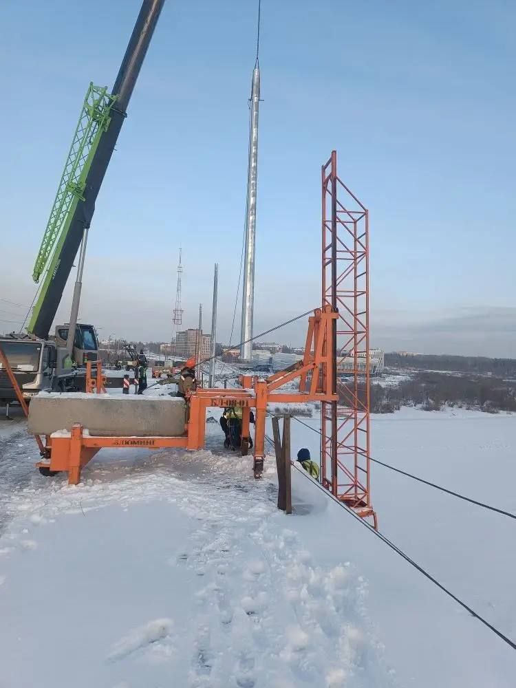 В Омске на мосту у Телецентра началась установка совмещённых опор освещения и контактной сети В Омске на мосту у Телецентра началась установка совмещённых опор освещения и контактной сети