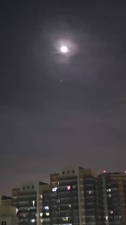 Этой ночью омичи могли наблюдать сближение Луны и Юпитера