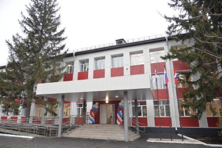 Для омских учеников капитально отремонтировали еще одну школу