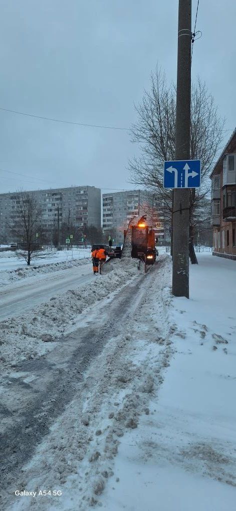 Сергей Шелест: В рождественский сочельник специалисты Управления дорожного хозяйства и благоустройства не отдыхают с семьями, а работают в усиленном режиме Сергей Шелест: В рождественский сочельник специалисты Управления дорожного хозяйства и благоустройства не отдыхают с семьями, а работают в усиленном режиме