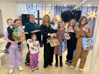 Предприниматели и местные жители строят новый дом в Азовском районе для женщин и детей, оказавшихся в кризисной ситуации