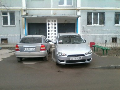 Как защитить свои окна от соседских автомобилей: удивительная история с судом