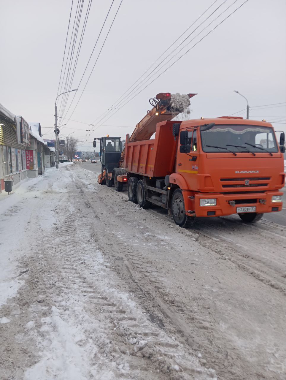 Сергей Шелест: Омские дорожники продолжают убирать и вывозить снег без выходных Сергей Шелест: Омские дорожники продолжают убирать и вывозить снег без выходных