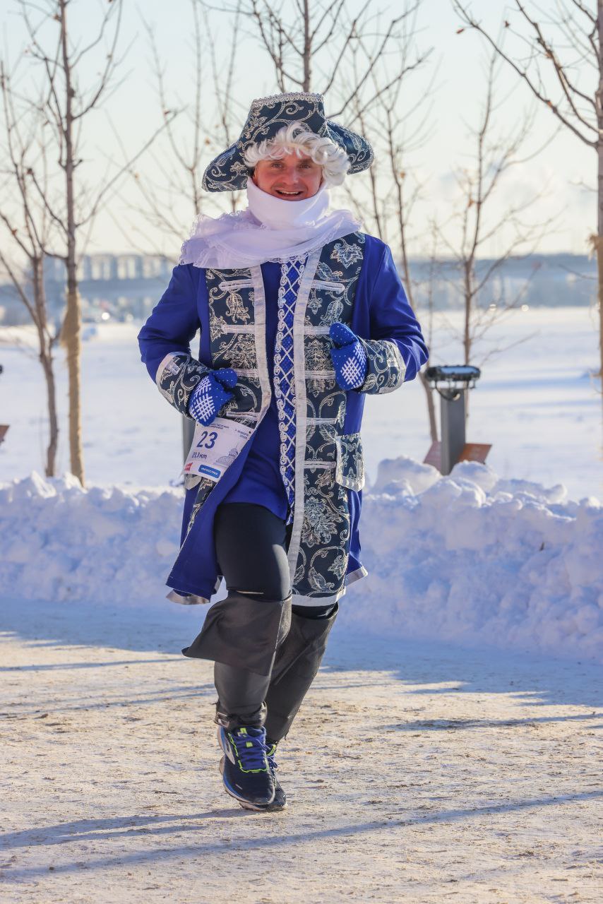 Аватар, птица Феникс и арестанты: омичи выбирают лучший костюм Рождественского полумарафона Аватар, птица Феникс и арестанты: омичи выбирают лучший костюм Рождественского полумарафона