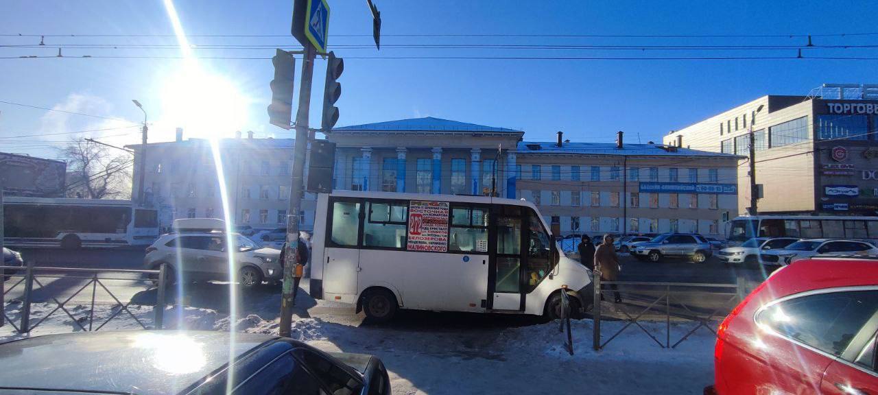 Устанавливаются обстоятельства дорожно-транспортного происшествия на пешеходном переходе в Советском округе