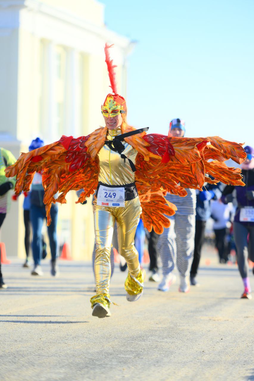 Аватар, птица Феникс и арестанты: омичи выбирают лучший костюм Рождественского полумарафона Аватар, птица Феникс и арестанты: омичи выбирают лучший костюм Рождественского полумарафона