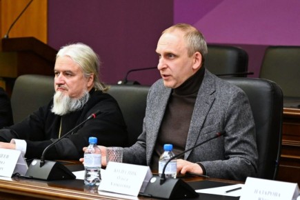 «Кино для народа»: генпродюсер Okko Гавриил Гордеев объяснил в Омске, почему плачут над «Батей»