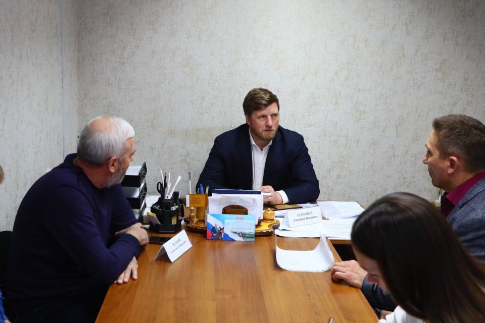 Сегодня побывал в селе Покровка Омского района, где провел личный прием граждан и посетил местную школу