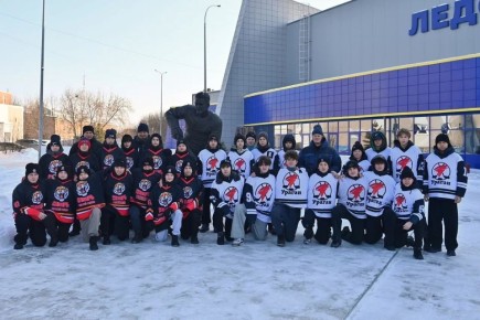 В ледовом дворце имени Евгения Шастина состоялся региональный суперфинал «Золотой шайбы» среди юношей 2011-2012 годов рождения