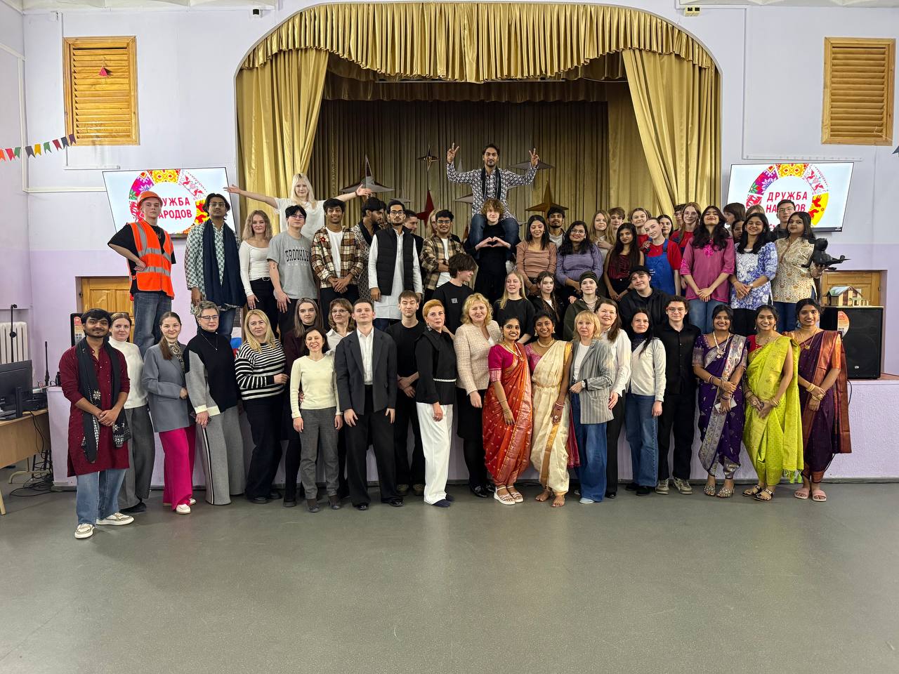 В преддверии Дня студента и в Год единства народов в строительном колледже состоялся праздник дружбы, творчества и единения В преддверии Дня студента и в Год единства народов в строительном колледже состоялся праздник дружбы, творчества и единения