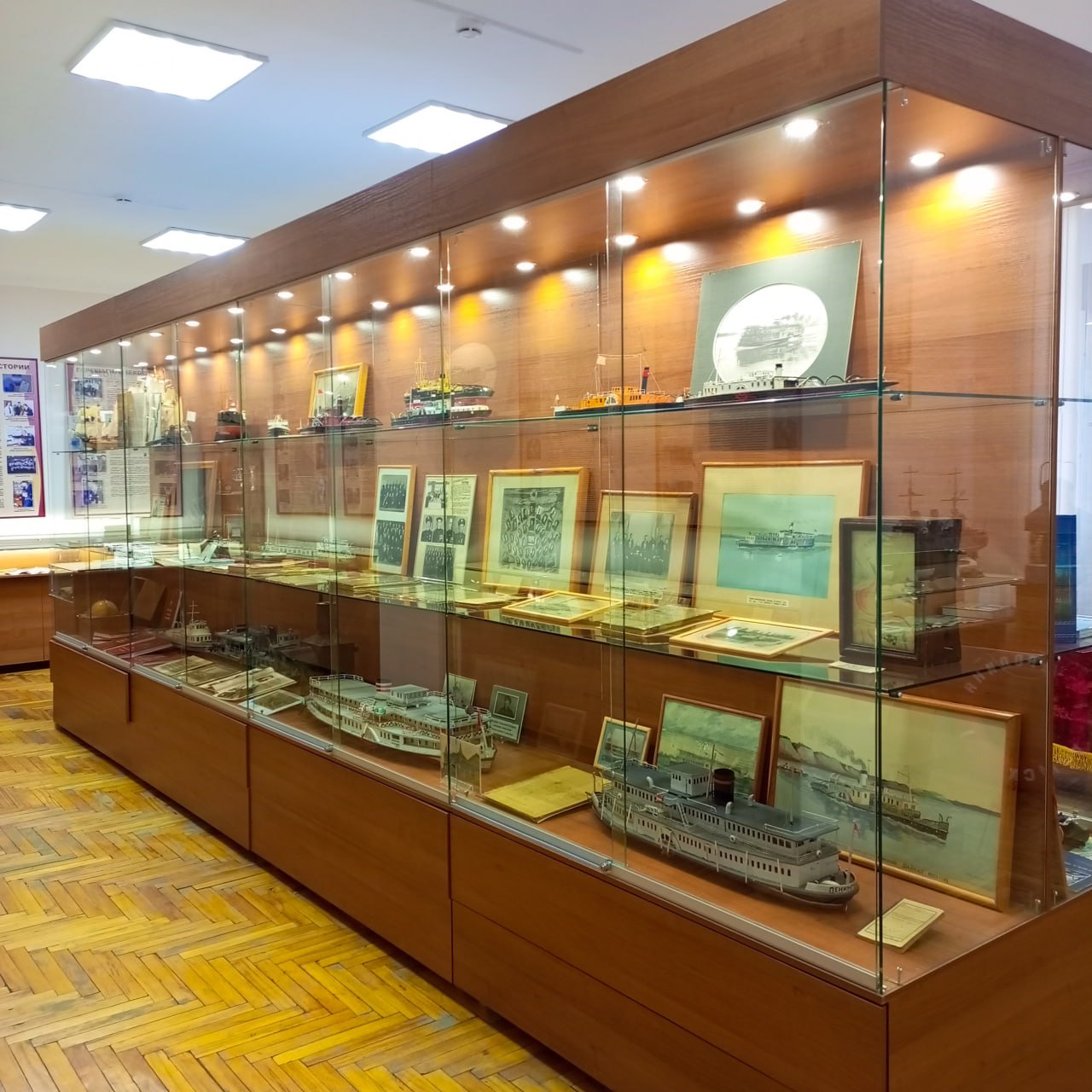 Приглашаем омичей и гостей города познакомиться с историей речного флота Омска Приглашаем омичей и гостей города познакомиться с историей речного флота Омска