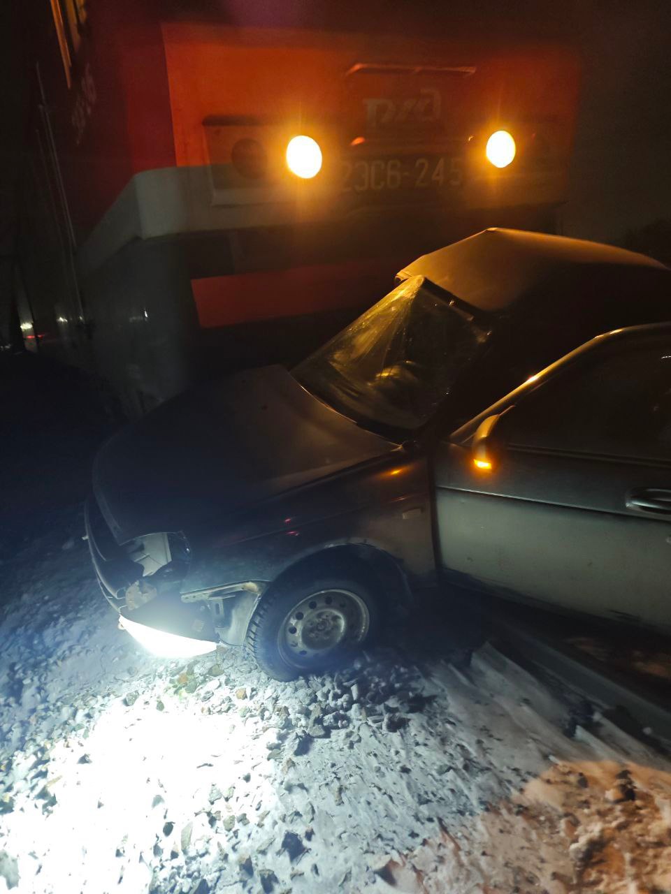 Сегодня в 04:40 часов в Госавтоинспекцию поступило сообщение о ДТП на железнодорожном переезде Сегодня в 04:40 часов в Госавтоинспекцию поступило сообщение о ДТП на железнодорожном переезде