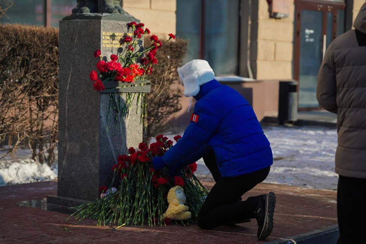 Омичи почтили память жертв блокады Ленинграда