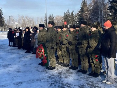 Сегодня в парке Победы прошел митинг, посвященный 82-й годовщине снятия блокады Ленинграда