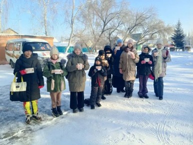 Жители микрорайона Береговой приняли участие в памятной акции «Блокадный хлеб»