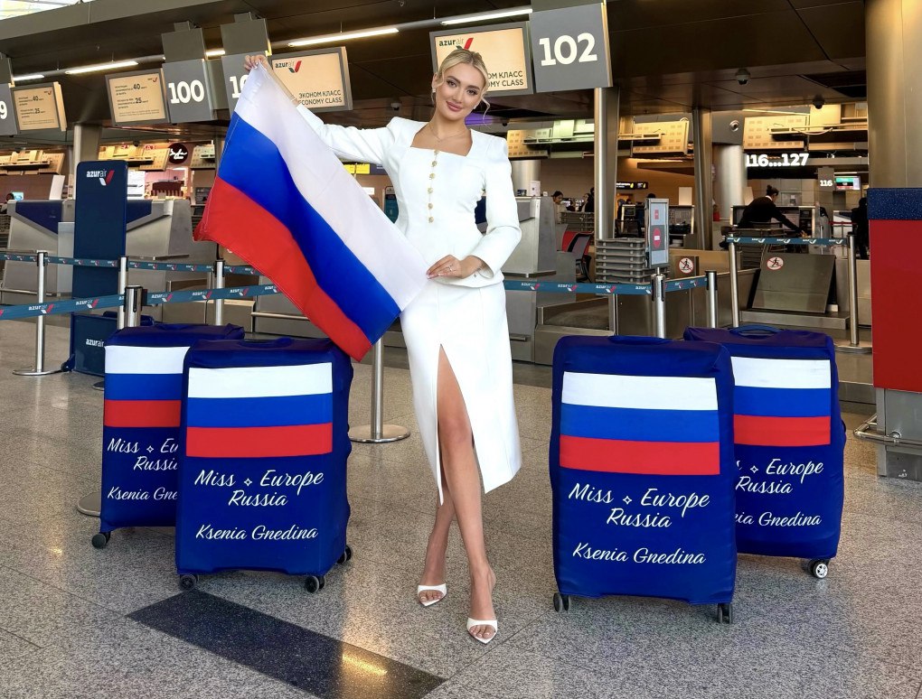 Омичка покоряет мир. Модель и телеведущая Ксения Гнедина представляет Россию на конкурсе «Мисс Европа — 2026» в Бейруте