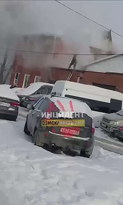 Произошел крупный пожар в ПортАртуре: горел гараж и второй этаж жилого дома