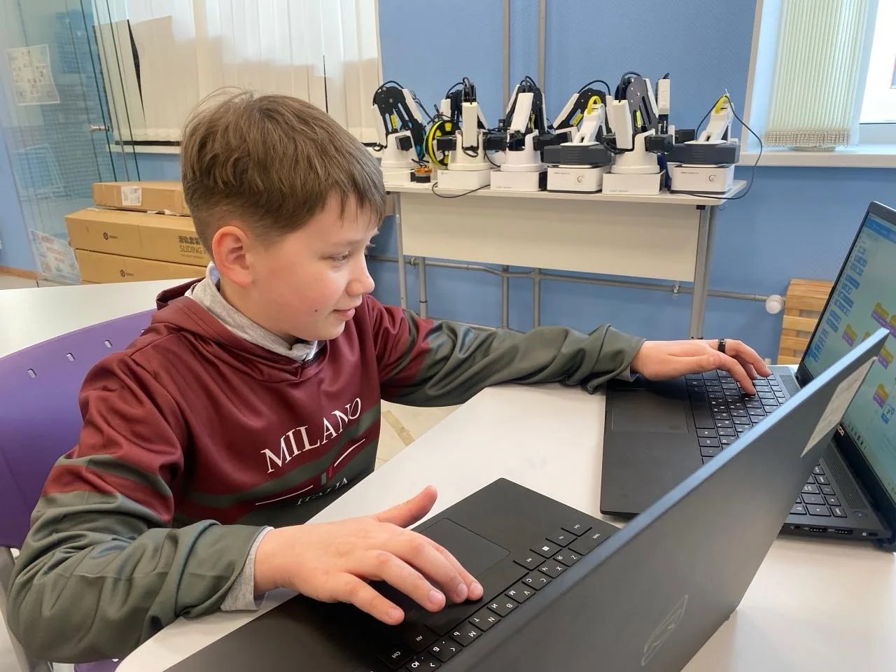 В региональном центре «Сириус 55» действуют несколько научно-исследовательских лабораторий с современным учебным оборудованием