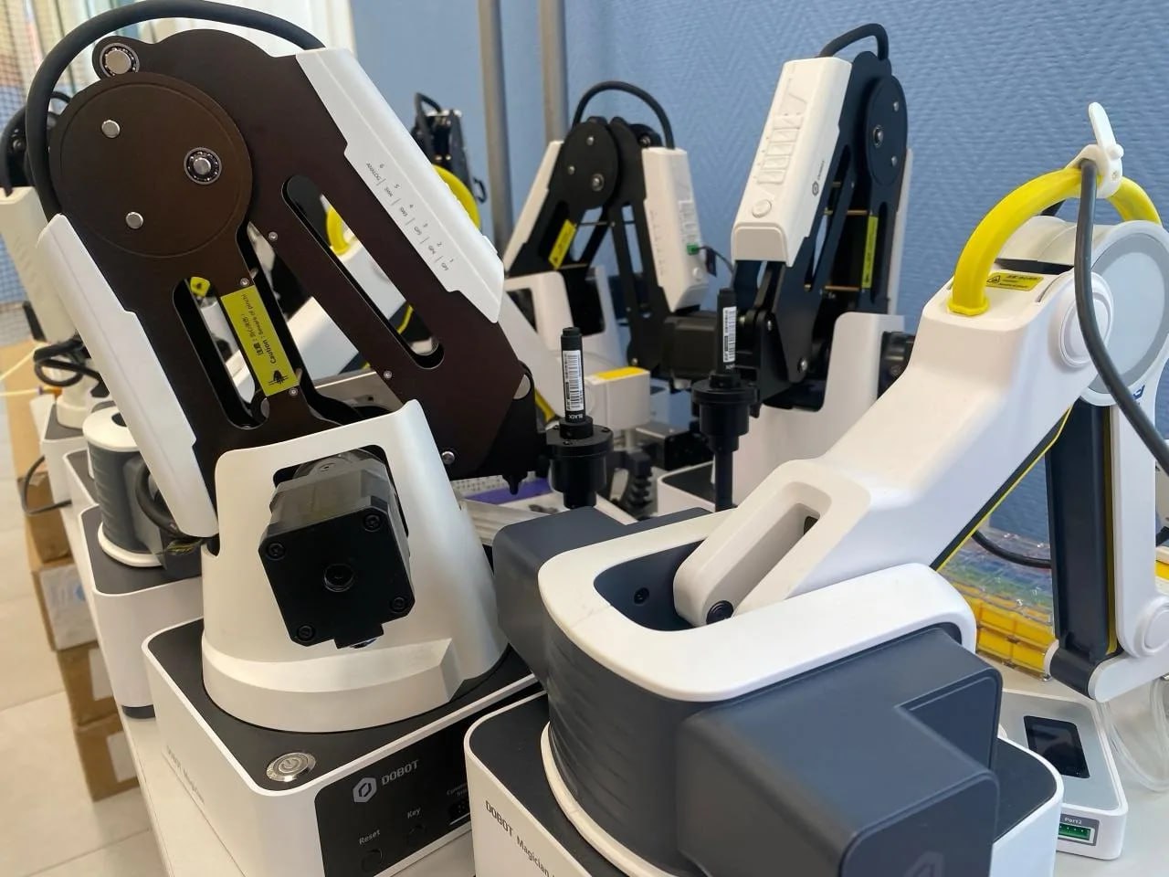 В региональном центре «Сириус 55» действуют несколько научно-исследовательских лабораторий с современным учебным оборудованием В региональном центре «Сириус 55» действуют несколько научно-исследовательских лабораторий с современным учебным оборудованием