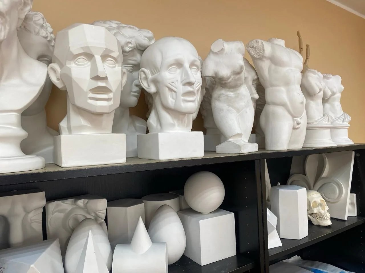 В региональном центре «Сириус 55» действуют несколько научно-исследовательских лабораторий с современным учебным оборудованием В региональном центре «Сириус 55» действуют несколько научно-исследовательских лабораторий с современным учебным оборудованием