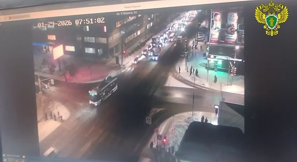 Троллейбус наехал на 11-летнего мальчика, переходившего дорогу по пешеходному переходу в Омске