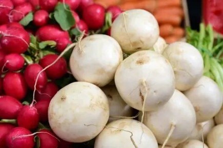Свежие редис и дайкон меняют весенний стол на голодные кулинарные радости
