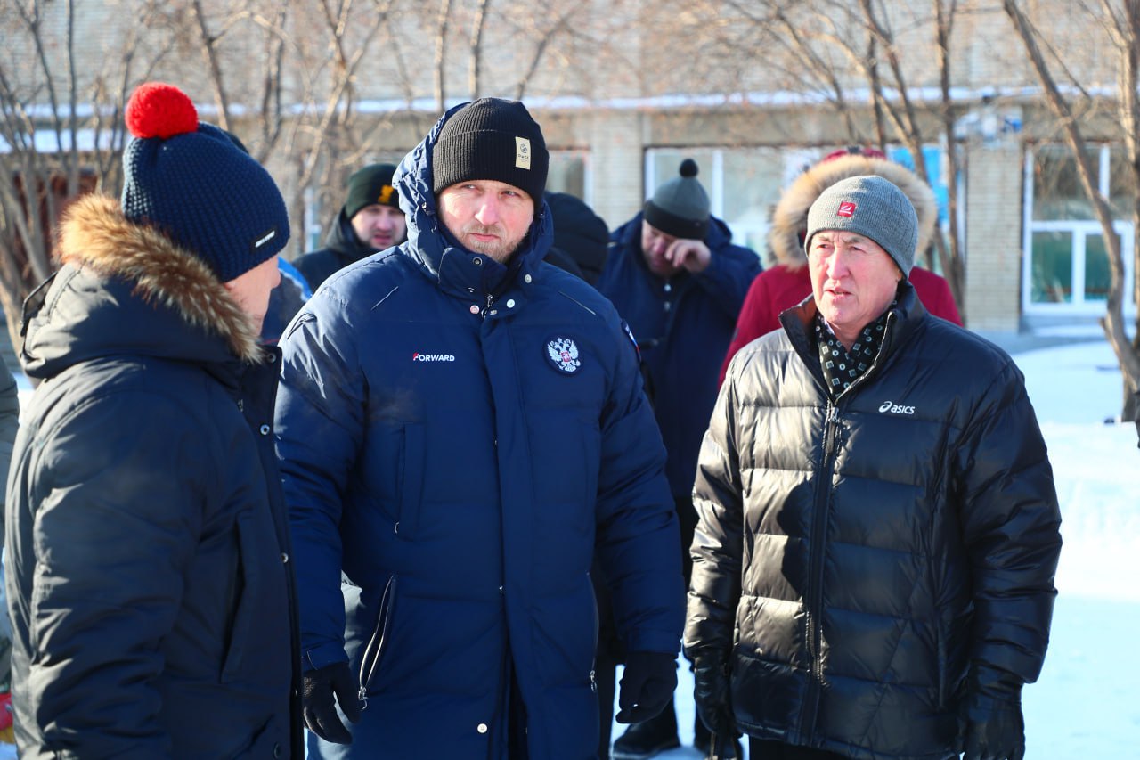 В Омске началась подготовка трассы к Лыжне России В Омске началась подготовка трассы к Лыжне России