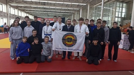 ������ ��������� ��������� 4 �������� �� ���������� ������ ����� ������� � ������ �� 18 ���, ������� ������ � �������