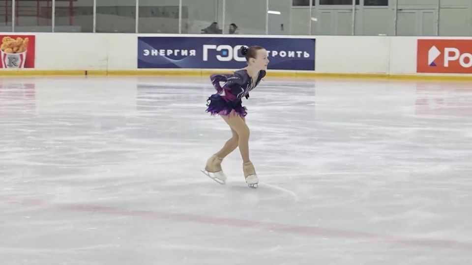 В Омске прошло первенство Сибири и дальнего Востока по фигурному катанию среди мальчиков и девочек