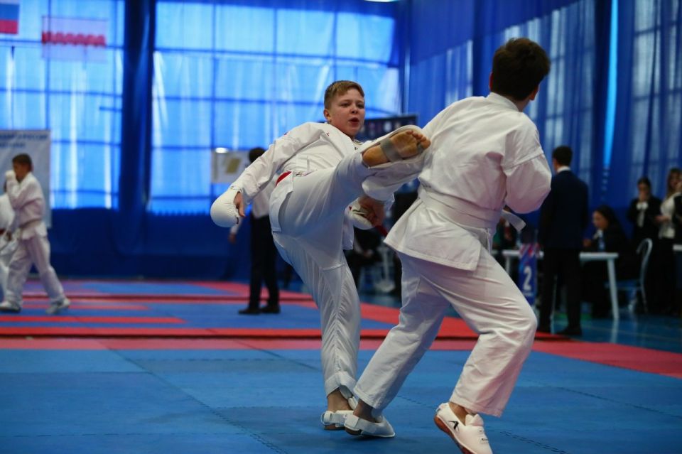 Омские спортсмены разыграли медали чемпионата и первенства региона по всестилевому каратэ в дисциплинах «ограниченный контакт», «полный контакт» и «полный контакт в средствах защиты»