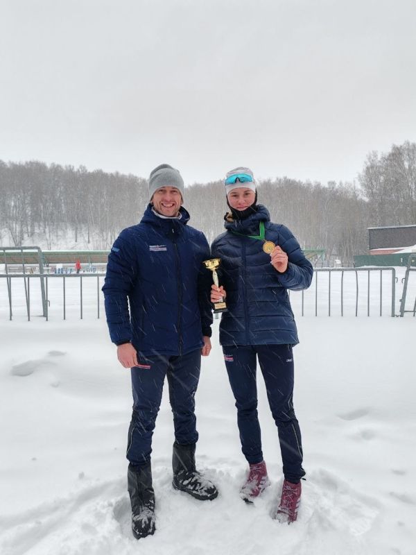 Полина Ващенко завоевала 2 золотые медали на чемпионате Сибири по лыжным гонкам: в спринтерской гонке свободным стилем и индивидуальной гонке классическим стилем на 10 км