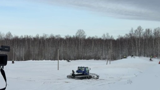 В Таре стартовал 2-й этап чемпионата и первенства России по снегоходному кроссу, в том числе на мотоциклах с гусеницей