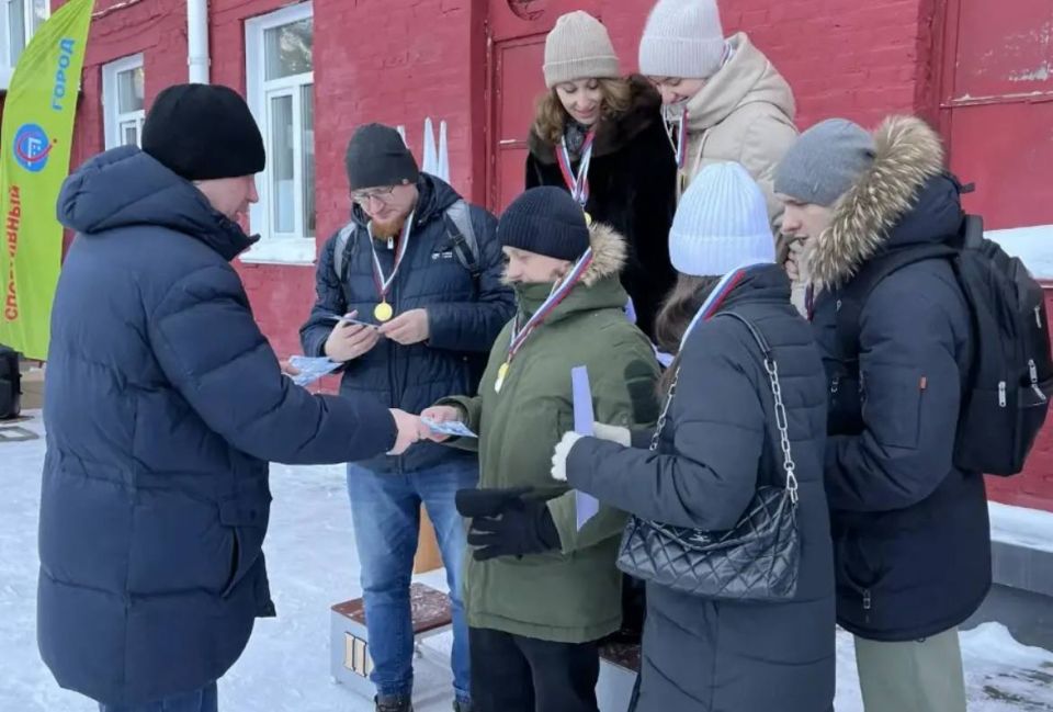 В Октябрьском округе подвели итоги в состязаниях по дартсу и хоккею на валенках