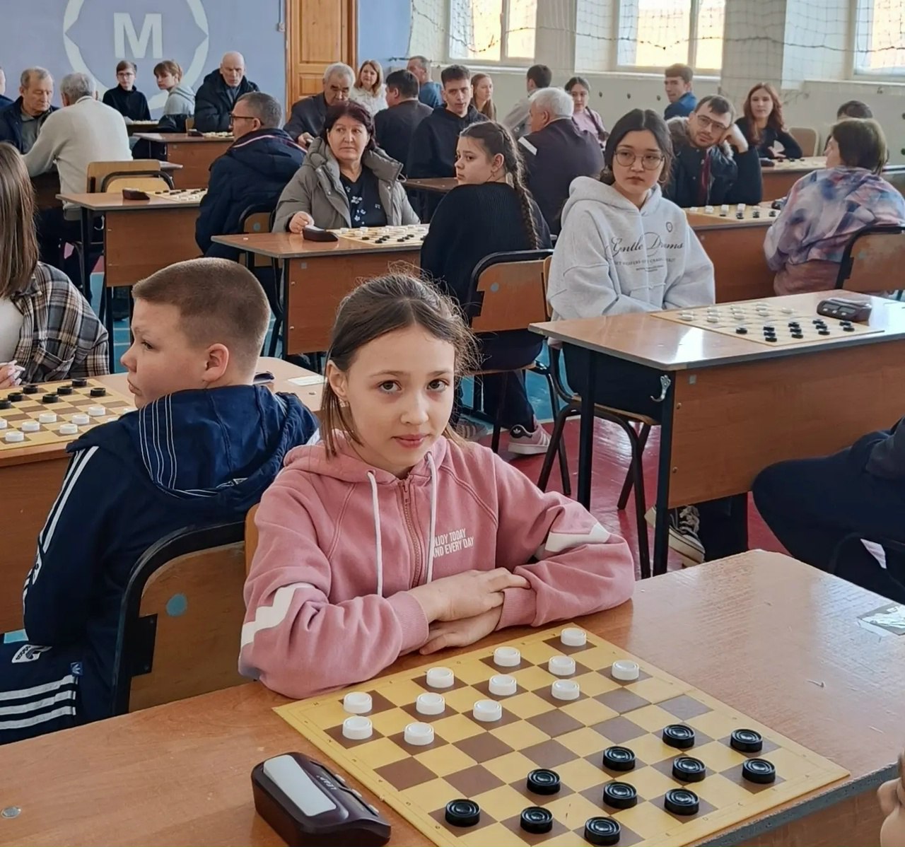 В Омске прошел турнир по русским шашкам памяти первого руководителя областной федерации по этому виду спорта Анатолия Калинина В Омске прошел турнир по русским шашкам памяти первого руководителя областной федерации по этому виду спорта Анатолия Калинина