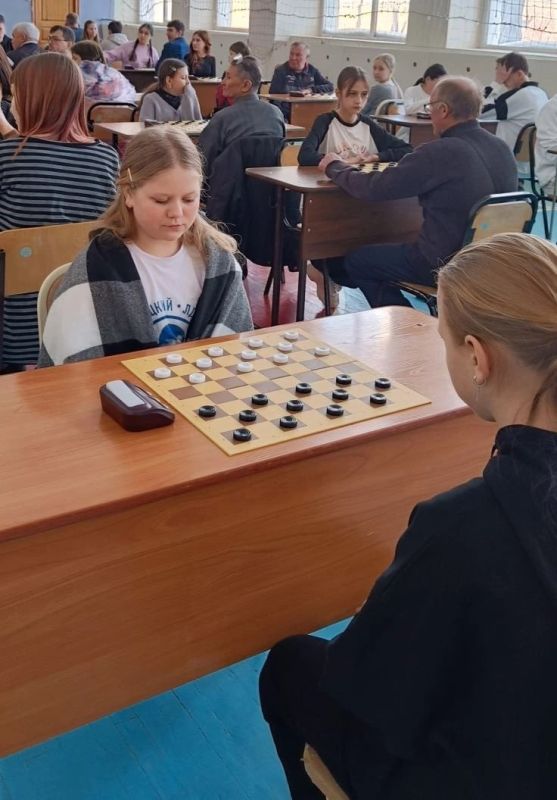 В Омске прошел турнир по русским шашкам памяти первого руководителя областной федерации по этому виду спорта Анатолия Калинина