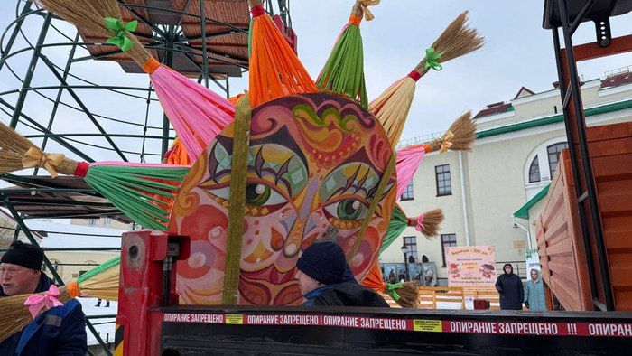В Омске появился конкурент самому высокому масленичному чучелу