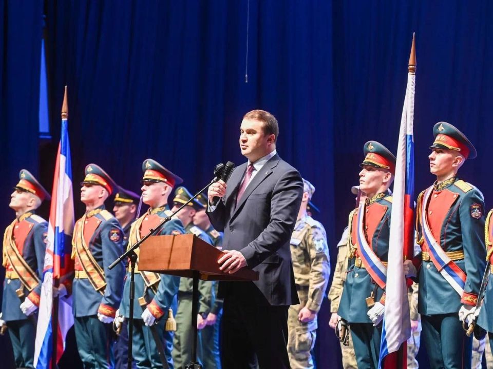 Виталий Хоценко поздравил защитников Отечества с наступающим праздником