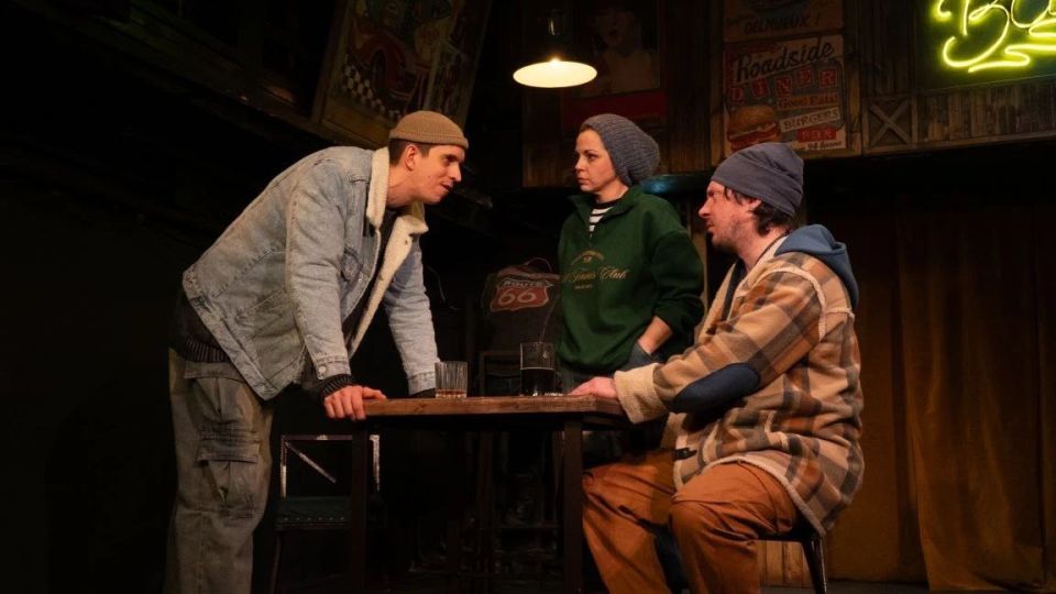 "На самом краю земли" показали в Камерном драматическом театре