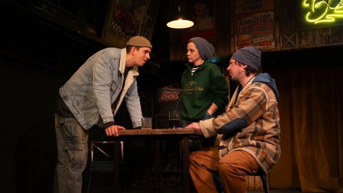 "На самом краю земли" показали в Камерном драматическом театре