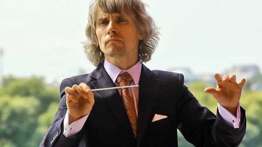 Худрук Омского симфонического оркестра рассказал, как таксист спас концерт в Казани