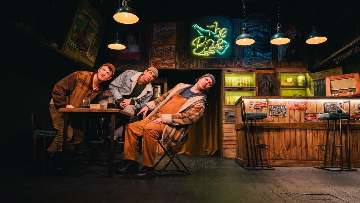 "На самом краю земли" показали в Камерном драматическом театре "На самом краю земли" показали в Камерном драматическом театре