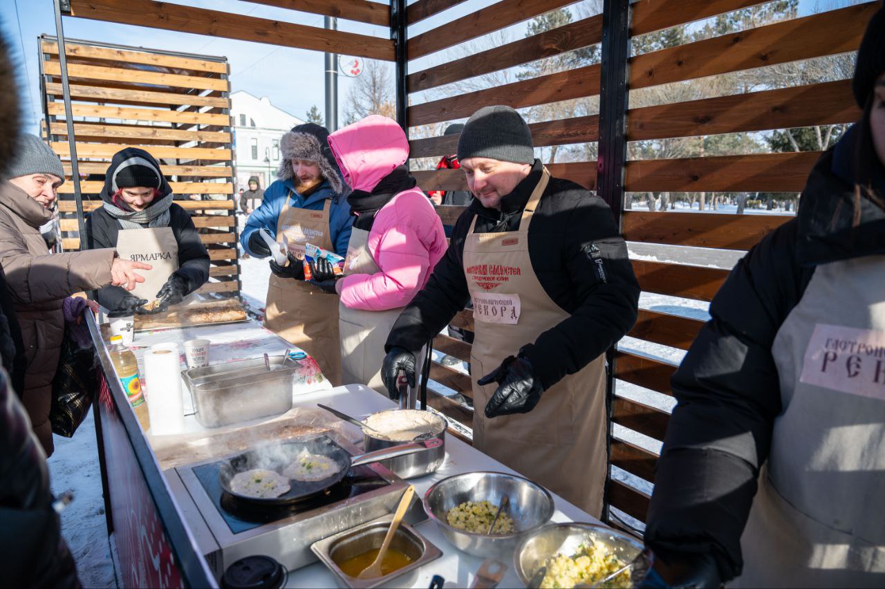 В Культурной столице на Масленичных гуляньях установлены стразу два кулинарных рекорда В Культурной столице на Масленичных гуляньях установлены стразу два кулинарных рекорда