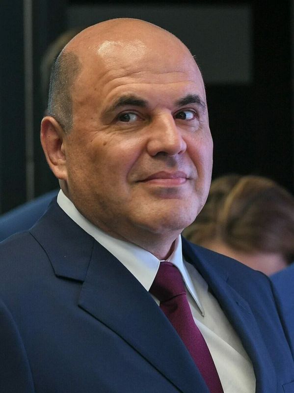 Михаил Мишустин поздравил Виталия Хоценко и омичей с Днём защитника Отечества