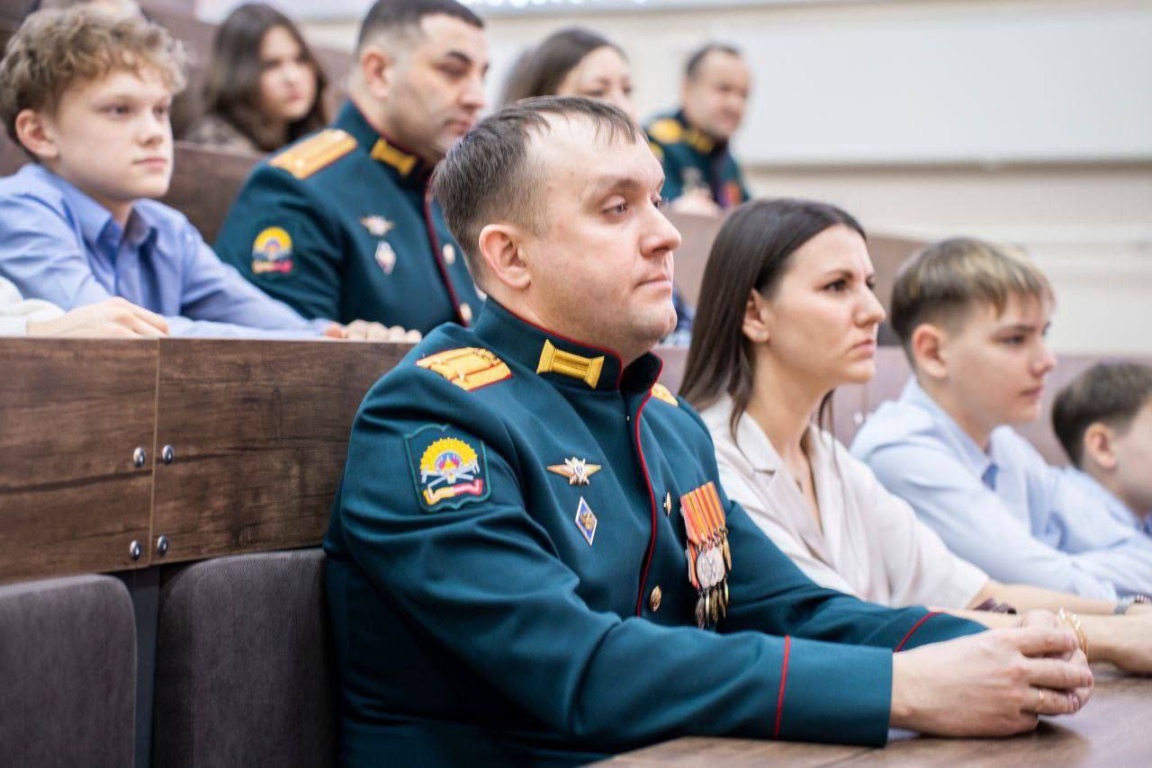 Финалистов программы «ПРОдвижение ГЕРОЕВ» поздравили с Днём защитника Отечества Финалистов программы «ПРОдвижение ГЕРОЕВ» поздравили с Днём защитника Отечества