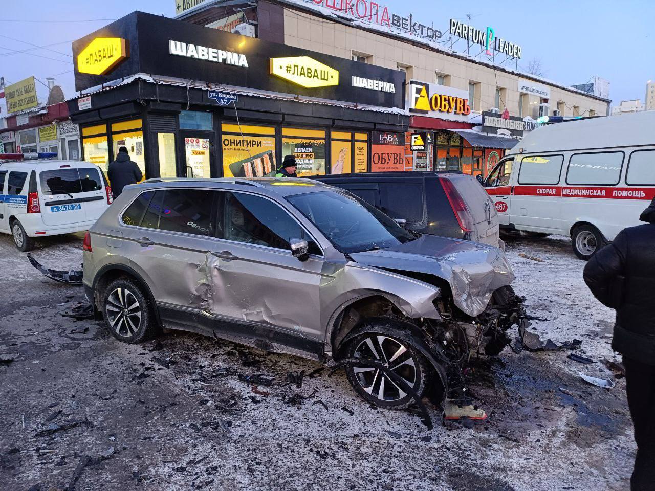 Сегодня в 18:15 часов в Госавтоинспекцию поступило сообщение о ДТП в Октябрьском округе Сегодня в 18:15 часов в Госавтоинспекцию поступило сообщение о ДТП в Октябрьском округе