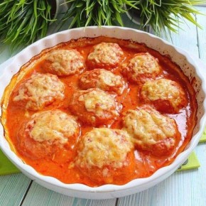 Куриные тефтели в томатно-сырном соусе