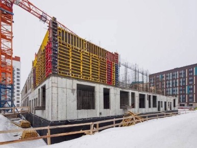 Виталий Хоценко проверил строительство детского сада в «Зелёной Реке»