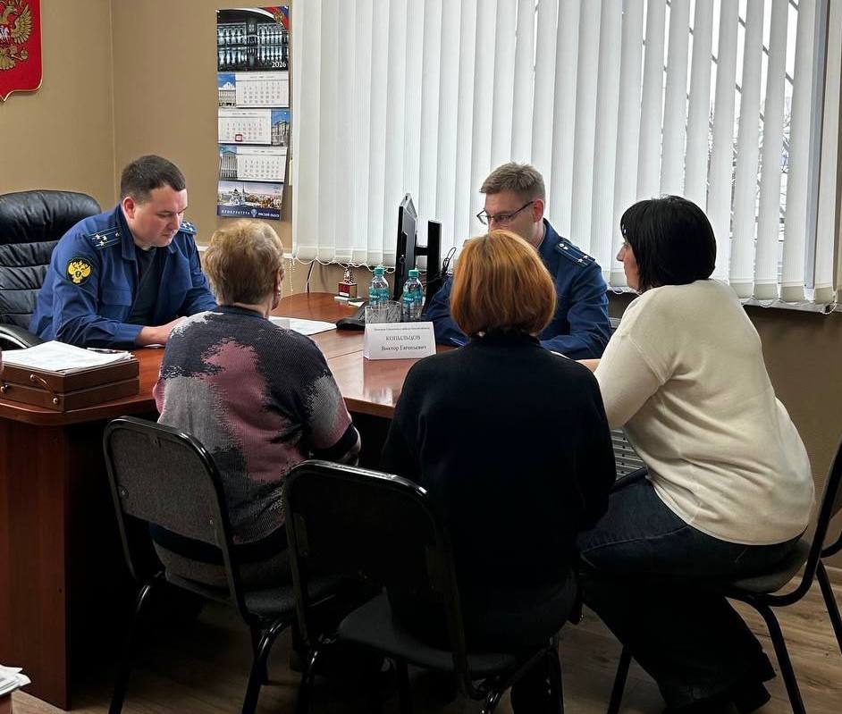 Заместитель прокурора Омской области Дмитрий Попов провел личный прием жителей Горьковского района Заместитель прокурора Омской области Дмитрий Попов провел личный прием жителей Горьковского района