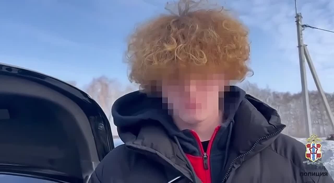 Курьеры с фоточётами: в Омске четырёх молодых людей отправили в суд