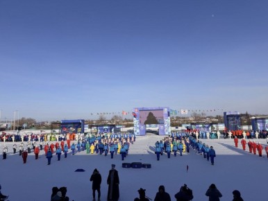 Продолжаем делиться яркими атмосферными кадрами из Таврического района, где сегодня стартовал 56-й «Праздник Севера»!